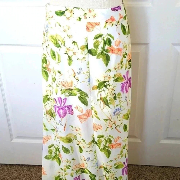 Show me your Mumu Floral Maxi Skirt - Picture 6 of 7